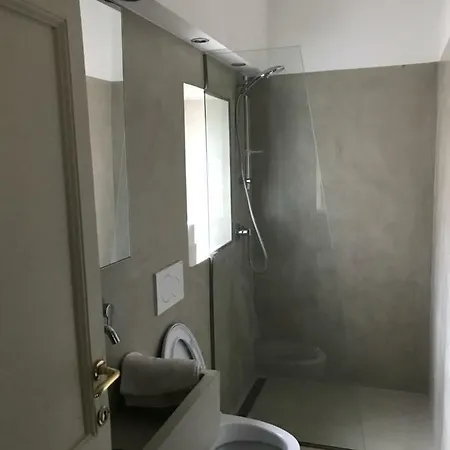 Due Mondi, Pantheon Apartment *